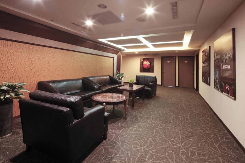 Lincoln Hotel Tainan Exterior photo