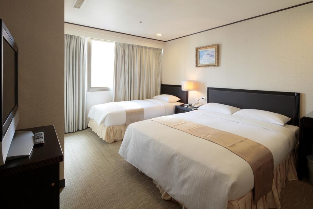 Lincoln Hotel Tainan Exterior photo
