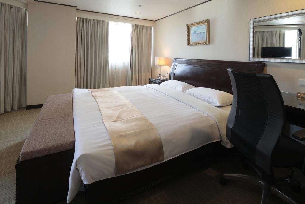 Lincoln Hotel Tainan Exterior photo