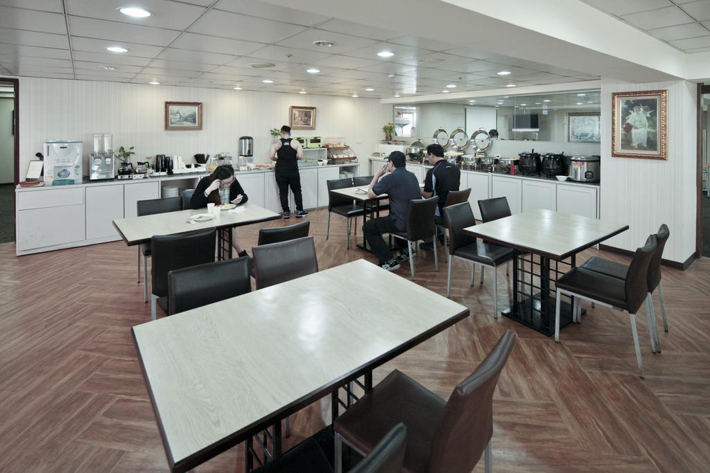 Lincoln Hotel Tainan Exterior photo
