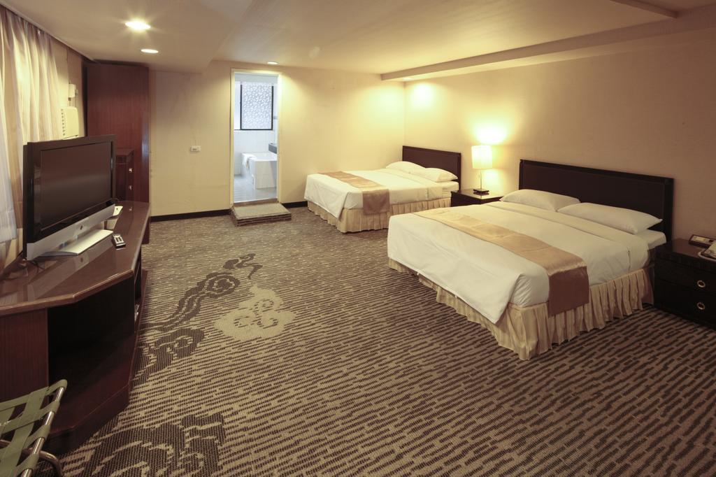 Lincoln Hotel Tainan Exterior photo